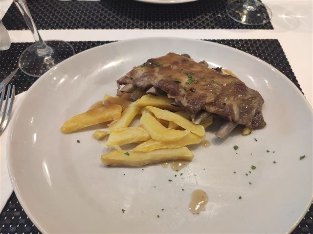 Carne en salsa con patatas