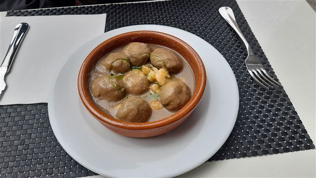 Cazuelita de champiñones con gambas