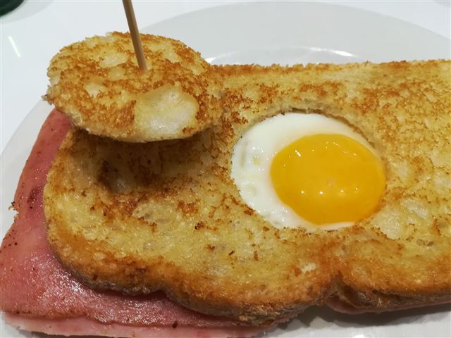 Mixto con huevo frito